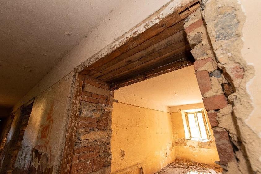 Casă cu Teren 860 Mp în Central