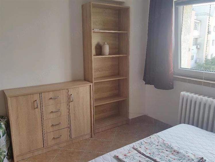 Apartament cu 4 camere semidecomandat în Ștefan cel Mare