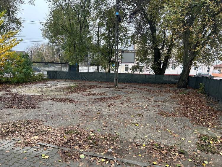 Casă cu 4 camere cu Teren 200 Mp în Exterior Vest