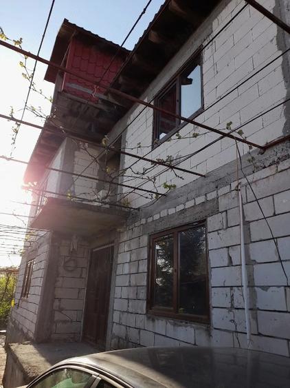 Casă individuală cu 5 camere cu Canalizare în Lumina