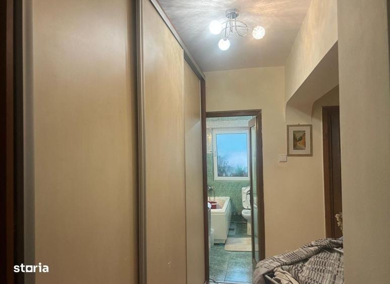 Apartament cu 3 camere decomandat în Podul de Fier