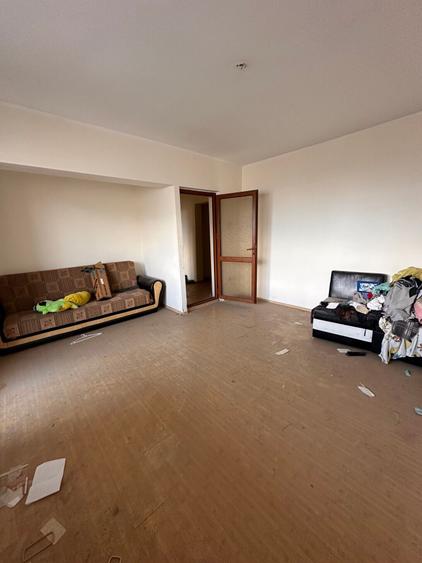 Apartament cu 2 camere decomandat în Micro 20