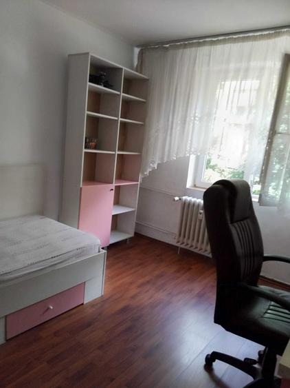 Apartament cu 2 camere decomandat în Drumul Taberei