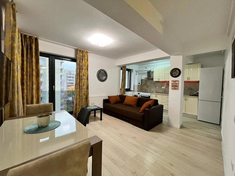 Apartament cu 2 camere nedecomandat în Tractorul