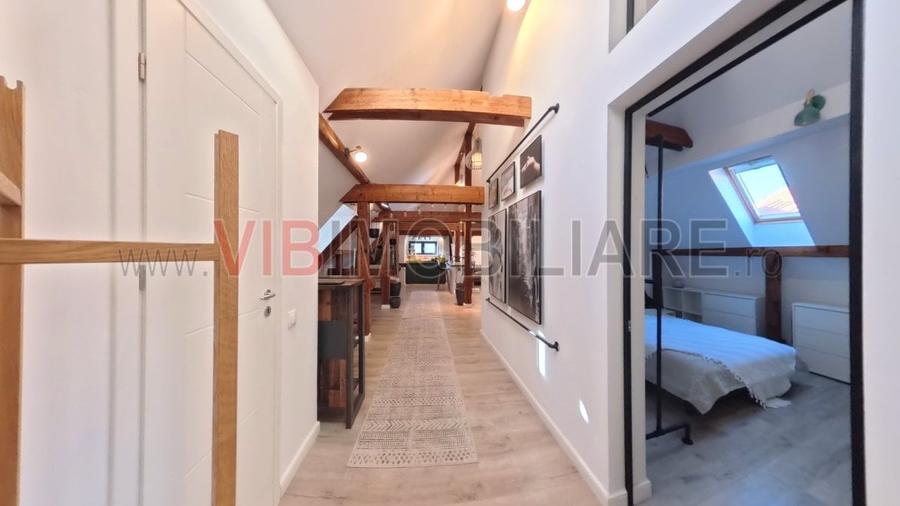 Apartament cu 3 camere semidecomandat, mobilat în Capitale