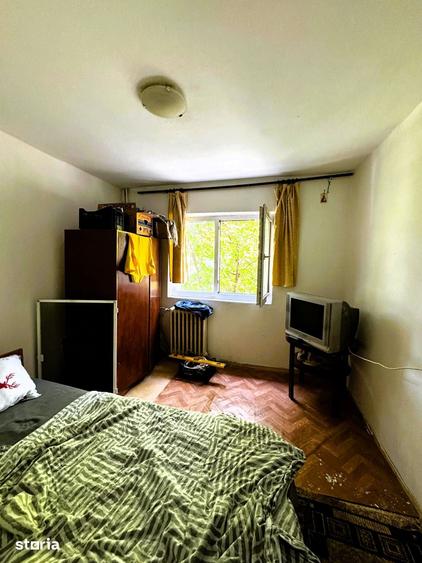 Etaj 2-Podul de Fier Intersectie-2 Camere Decomandat-bloc 81' - 6