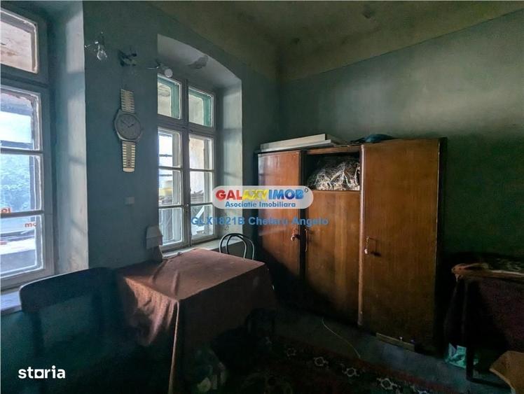 Unirii vila S+P+1 , spatiu comercial la parter,SU 206mp teren 293 - 20