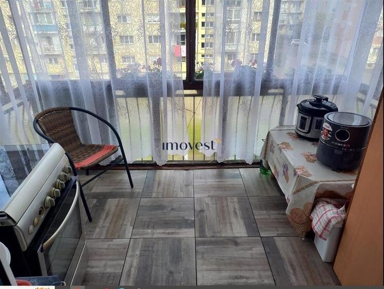 Apartament cu 3 camere decomandat în Carpați 2