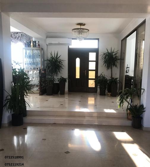 Casă cu 8 camere cu Teren 300 Mp în Colentina