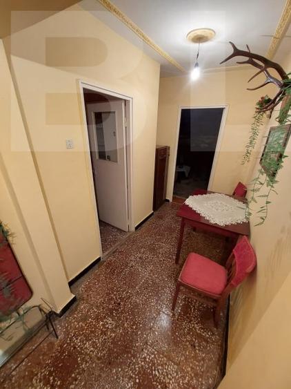 Apartament cu 3 camere semidecomandat, mobilat în Lugoj