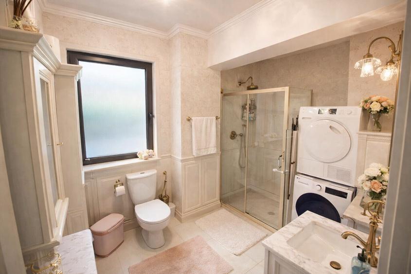 Apartament cu 3 camere decomandat, mobilat în Faleza Nord