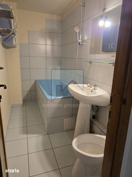 Apartament cu 3 camere decomandat în Rahova
