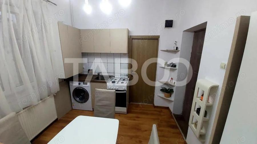 Garsonieră decomandată, mobilată în Sub Arini