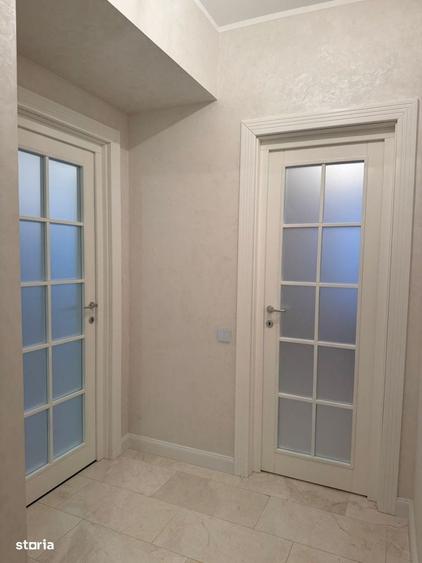 Apartament cu 7 camere decomandat în Breazu