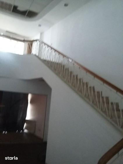 Spațiu comercial, de 220 mp, în Romană