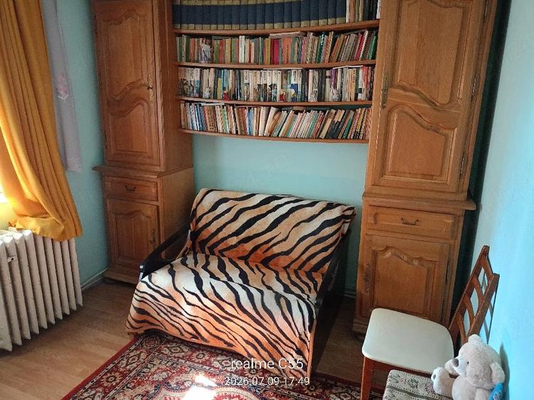 Apartament cu 3 camere decomandat în Careiului
