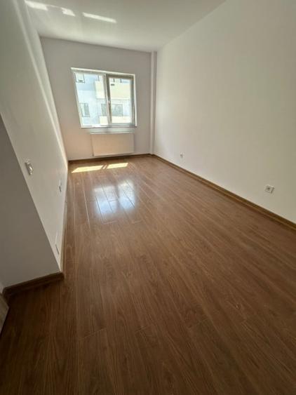 Apartament cu 3 camere decomandat în Florești — fotografia 1
