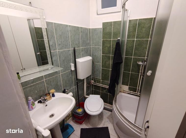 Apartament cu 4 camere semidecomandat în Central