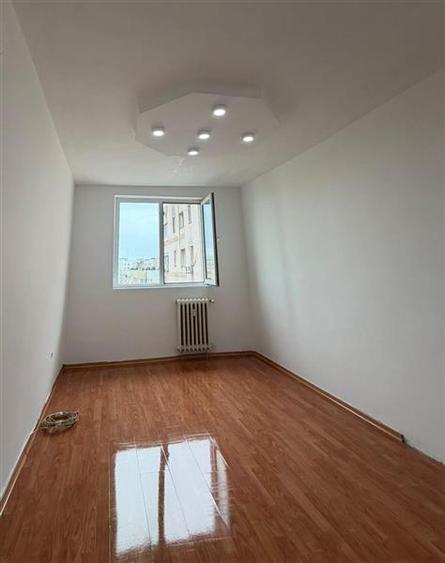 Apartament de doua camere decomandat Titan Grigorescu Ressu Metrou - 1