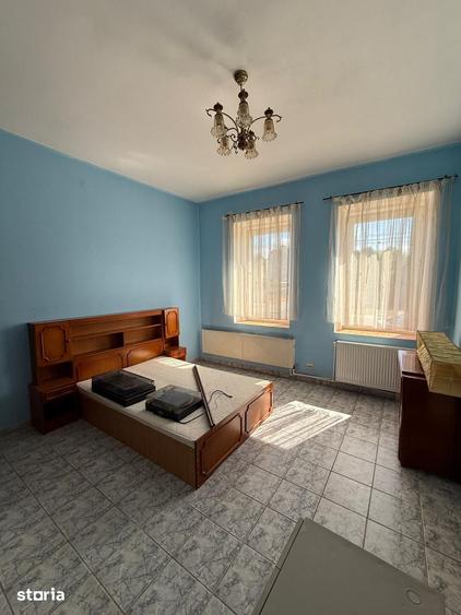 Casă cu 5 camere cu Teren 1700 Mp în Șura Mică