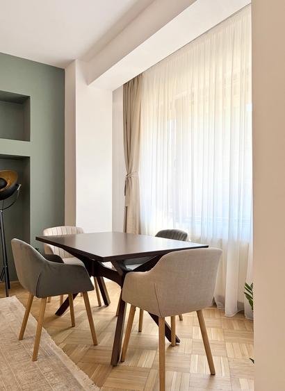 Apartament cu 3 camere semidecomandat, mobilat în Primăverii