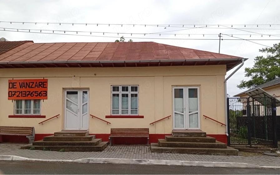 Casă cu 4 camere cu Teren 348 Mp în Jurilovca