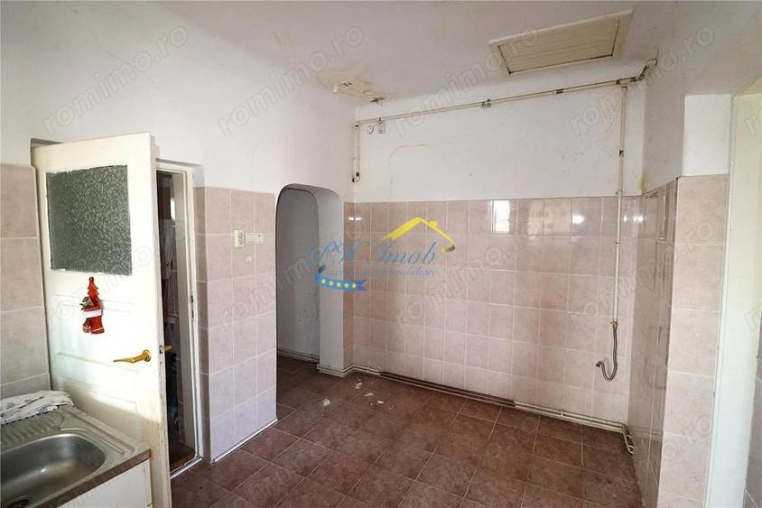 Apartament cu 3 camere în Podul Vadului