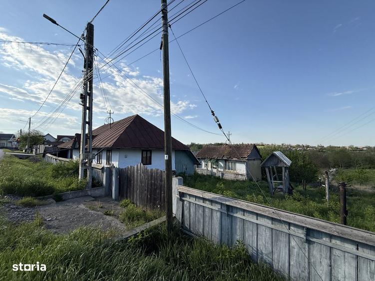 Casă cu 3 camere cu Teren 3200 Mp în Brusturi