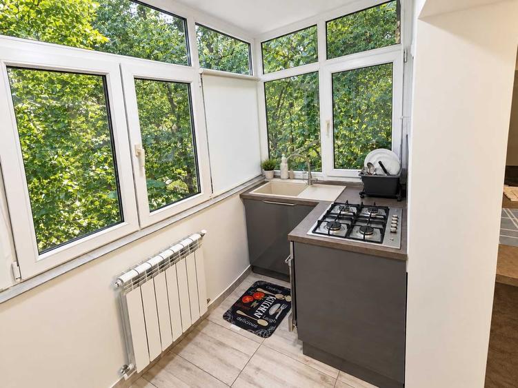 Apartament cu 3 camere decomandat în Central