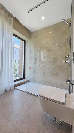 Apartament cu 3 camere decomandat, mobilat în Brașovul Vechi