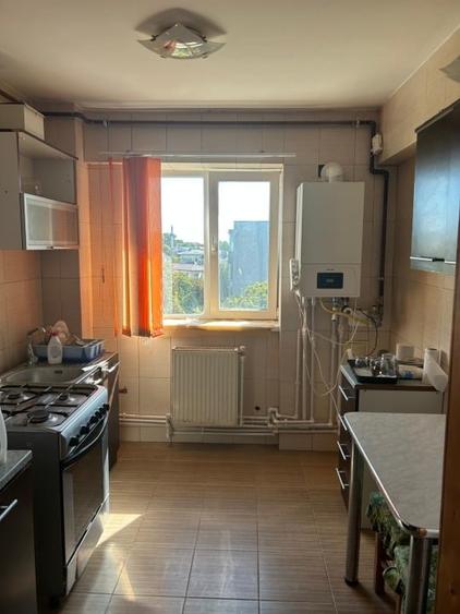 Apartament cu 2 camere semidecomandat, mobilat în Central