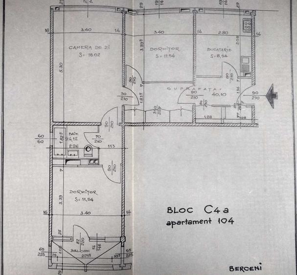 Apartament cu 3 camere semidecomandat în Berceni
