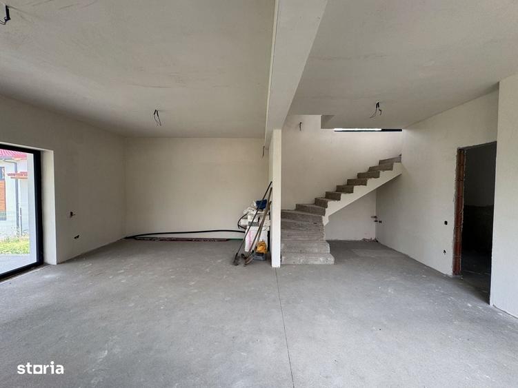 Casă cu 4 camere în Feleacu