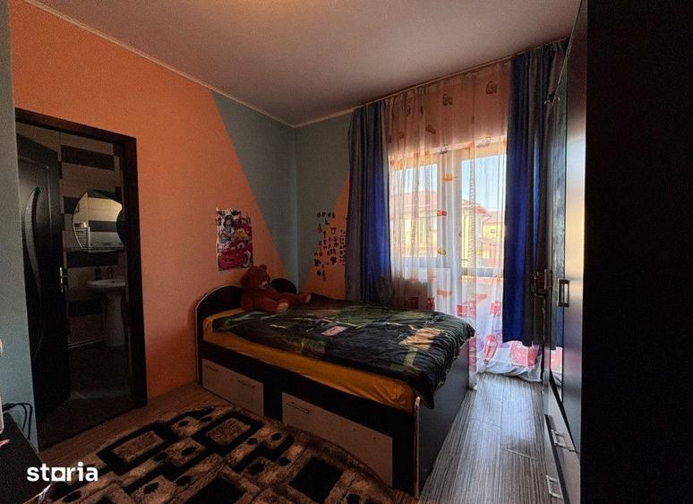Casă cu 6 camere cu Teren 350 Mp în Cug