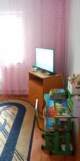 Apartament cu 3 camere decomandat în Steaua
