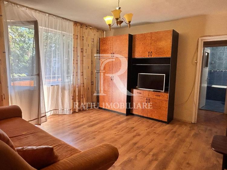 Apartament cu 2 camere semidecomandat, mobilat în Rogerius