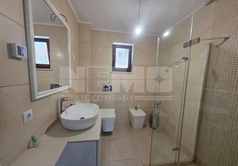 Casă individuală cu 5 camere cu Canalizare în Dumbrăveni