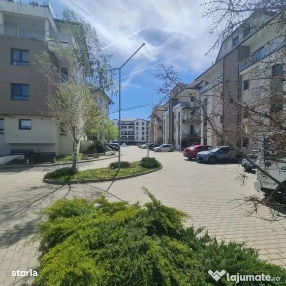 Apartament cu 3 camere decomandat, mobilat în Central