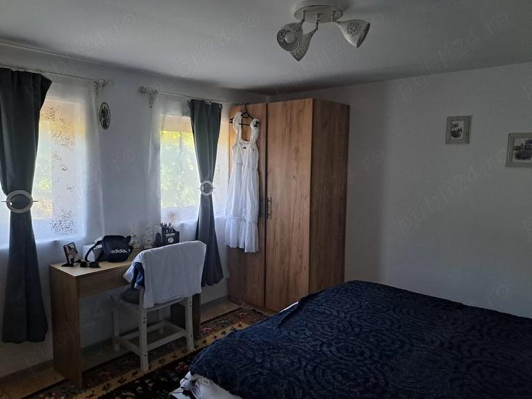Casă cu 2 camere cu Teren 900 Mp în Preutești