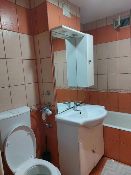 Apartament cu 3 camere decomandat în Lazaret