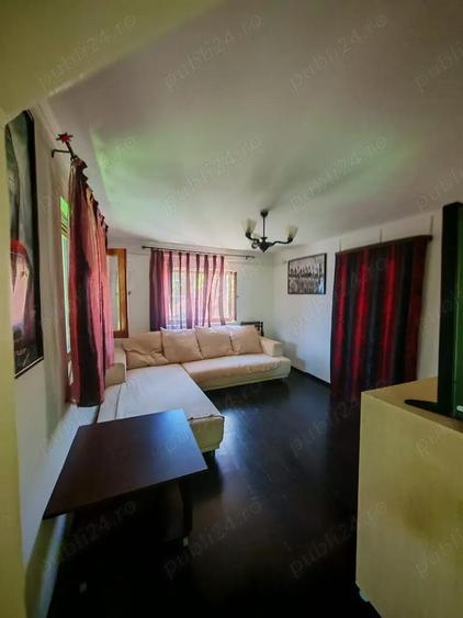 Casă cu 3 camere cu Teren 1600 Mp în Central
