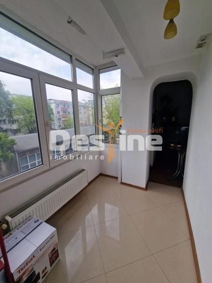 Apartament cu 3 camere decomandat, mobilat în 13 Septembrie