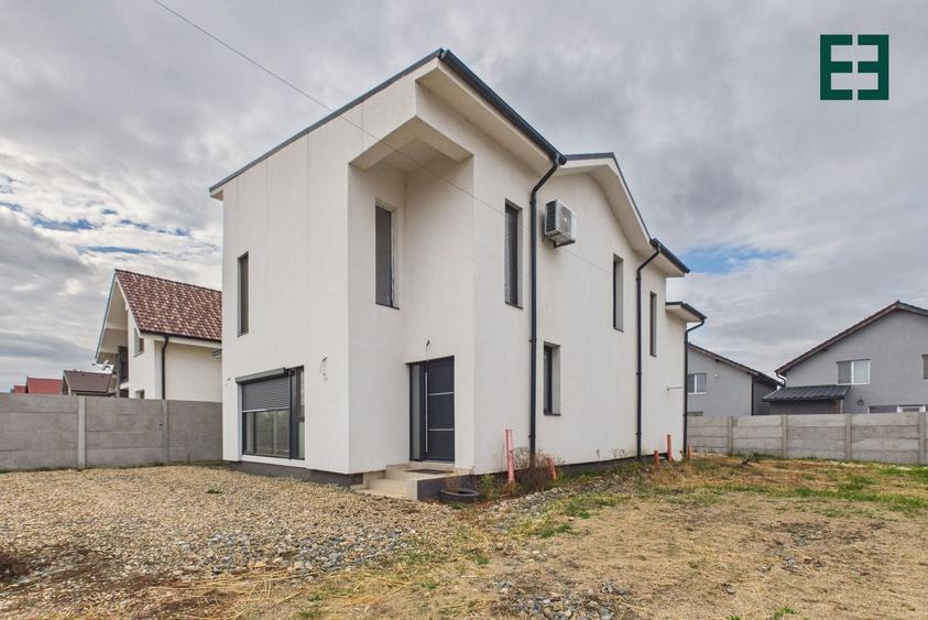 Casă individuală cu 4 camere cu Teren 300 Mp în Tisa Nouă