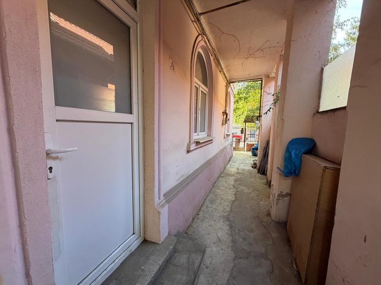 Apartament cu 2 camere semidecomandat în Victoriei
