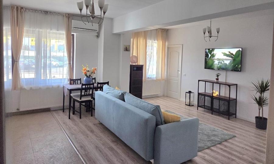 Apartament cu 3 camere semidecomandat, mobilat în Dămăroaia