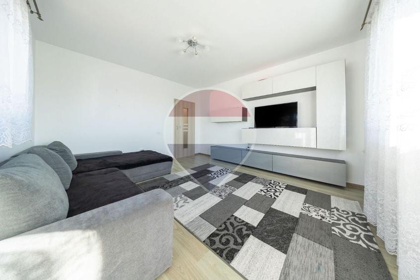 Apartament cu 2 camere decomandat, mobilat în Central