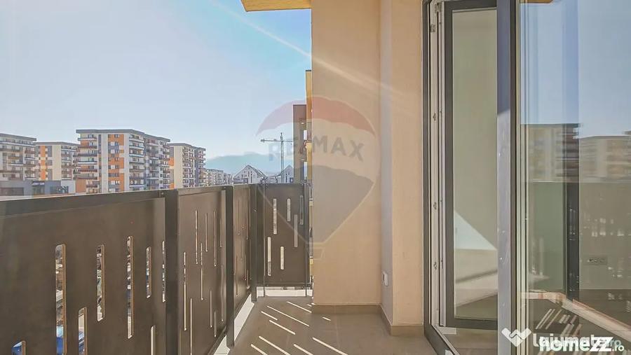 Apartament cu 2 camere decomandat în Tractorul