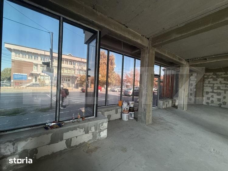 Spațiu comercial, de 192 mp, în Micro 6