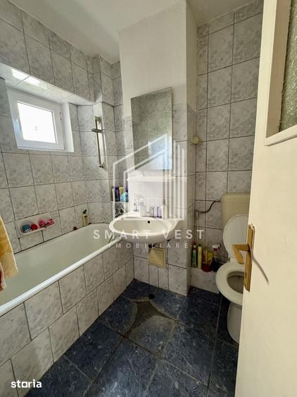 Apartament cu 3 camere decomandat în Micro 16