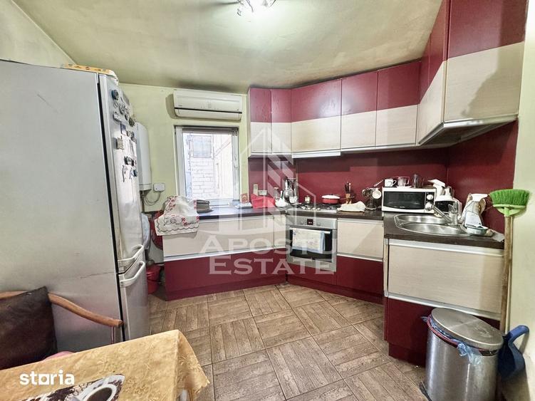 Apartament cu 3 camere, mobilat în Soarelui
